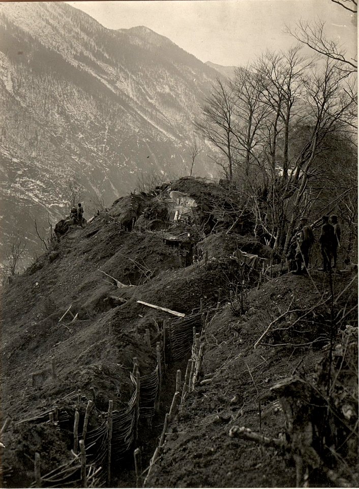 Stellung am Javorceksattel auschliessend Kote 806, Aufgenommen am 19. April 1916 (BildID 15473563)