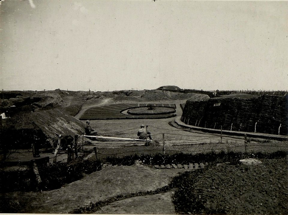 Stellung des ersten Bataillons des Infanterieregimentes 35, I. Mulde, Abschnitt Pokropivna, aufgenommen am 2. Juni 1916 (BildID 15541932)