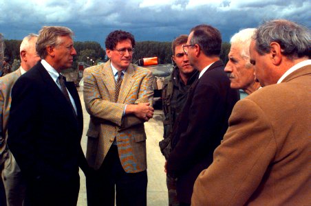 Steny Hoyer and Richard Holbrooke talk with Miodrag Pajic