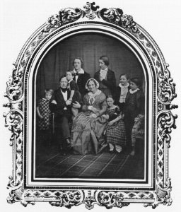 Stelzner, Carl Ferdinand - Der Hamburger Kaufmann Joh. Phil. Bartels und Ehefrau Pauline mit ihren Kindern (Zeno Fotografie)