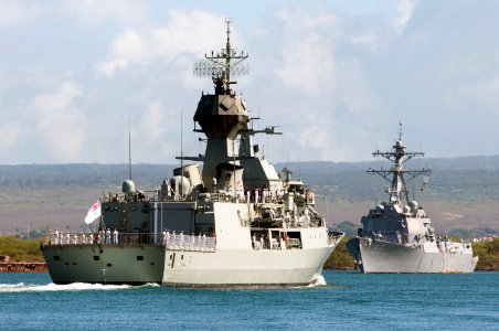 Stern view of HMAS Perth entering Pearl Harbor in June 2012