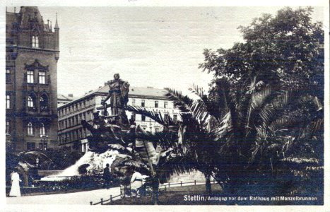Stettin 1910 07 04 Anlagen vor dem Rathaus mit Manzelbrunnen a