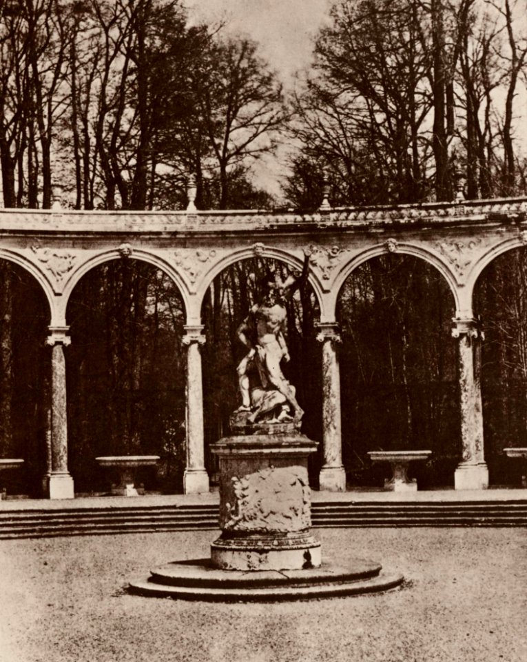 Stevenson, Robert Louis - Wäldchen der Kolonnaden; in der Mitte - Raub der Proserpina (Zeno Fotografie)