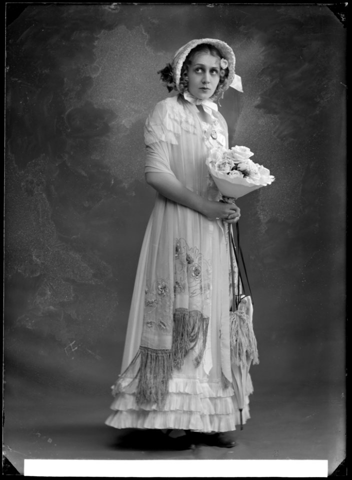 Stina Hedberg in Dunungen at Dramatiska teatern 1914 - SMV - NH032