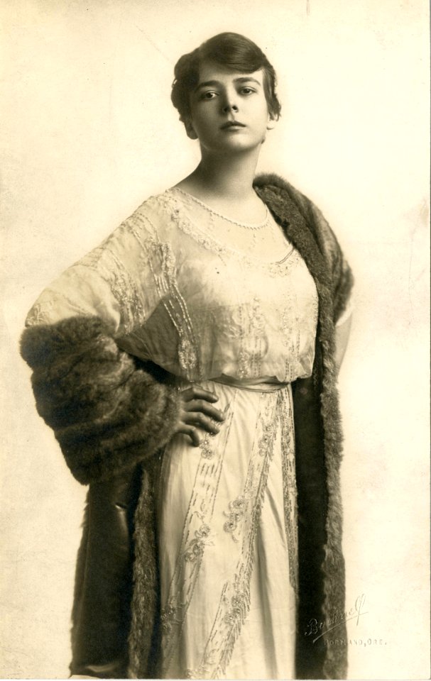 Stock actress Nancy Duncan (SAYRE 23476)