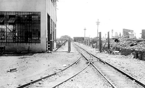 Stockade with railroad tracks at the U.S. Naval Station Pearl Harbor, in August 1917 (NH 118048)
