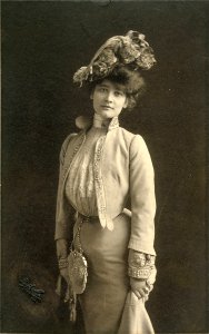 Stock actress Eleanor Gordon (SAYRE 2363)