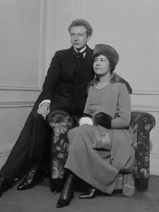 Stokowski & Samaroff LCCN2014708407 (cropped)