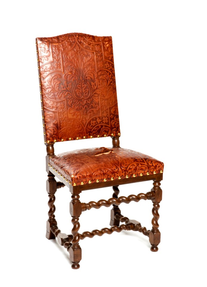 Stol av svarvat och bonat valnötsträ, klädda med pressat kalvskinn, 1897-1898 - Hallwylska museet - 108459