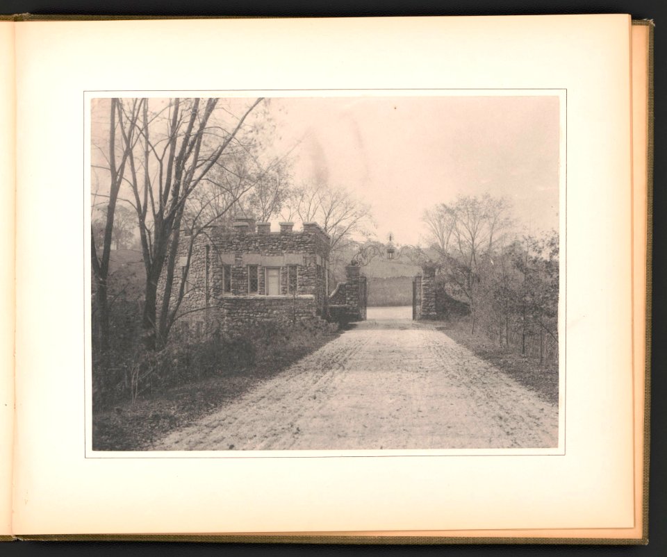 Stone gatehouse at Ophir Farm, home of Elisabeth and Whitelaw Reid, Purchase, New York LCCN2016650184