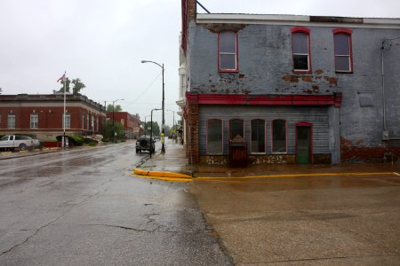 Storefront - Louisiana, MO (16885325653)