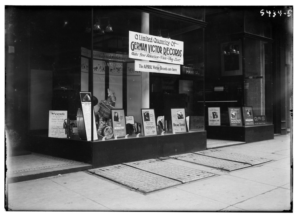 Store- German Victor Records on sale LCCN2014712387