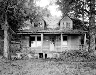 Storm King Ranger Station photo