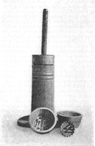 Stoßbutterfaß mit Butterformen