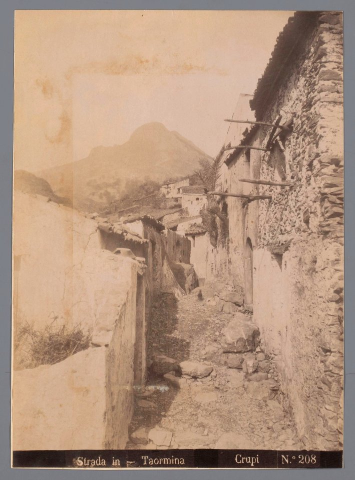 Strada in - Taormina, RP-F-F17121