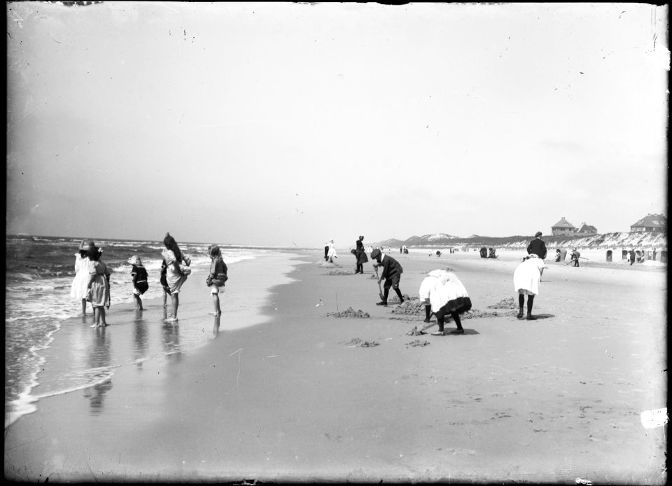 Strandgezicht - Regionaal Archief Alkmaar - FO1400105