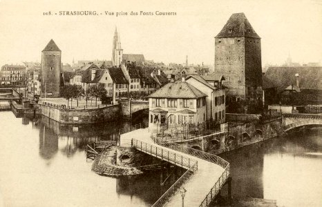Strasbourg-Vue prise des Ponts couverts (1918)