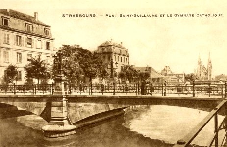 Strasbourg-Pont Saint-Guillaume et le gymnase catholique