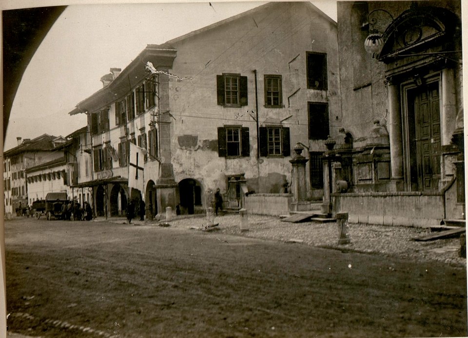 Strasse in Tolmezzo. (BildID 15508004)