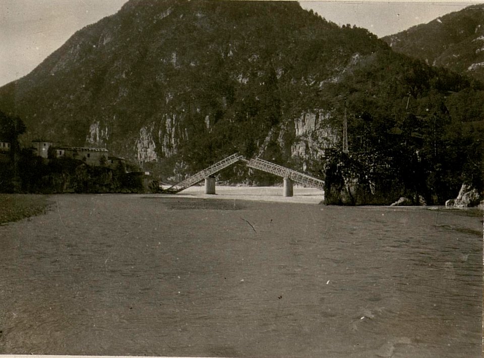 Strassenbrücke Bahnhof Moggio-Ort Moggio über die Fella. (BildID 15506603)