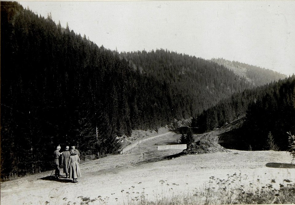 Strasse über den Tölgyes Pass. 14.11.16. (BildID 15549327)