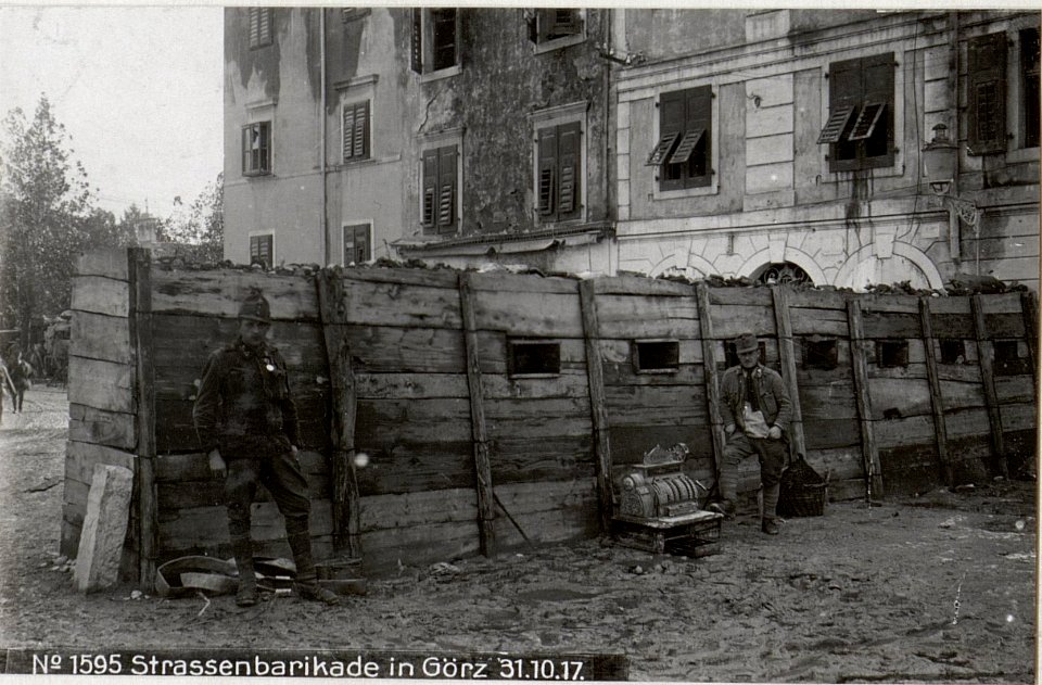 Strassenbarikade in Görz 31.10.17. (BildID 15607592)