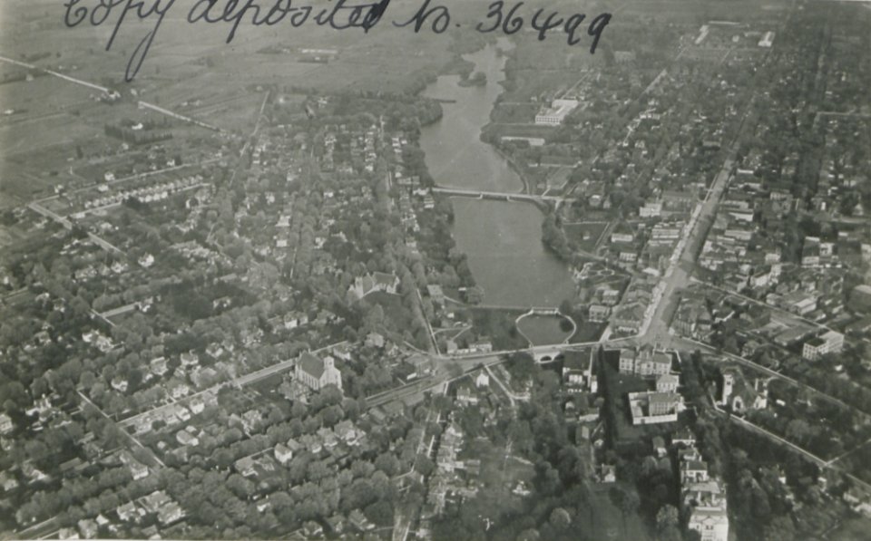 Stratford Ontario from the Air (HS85-10-36499)
