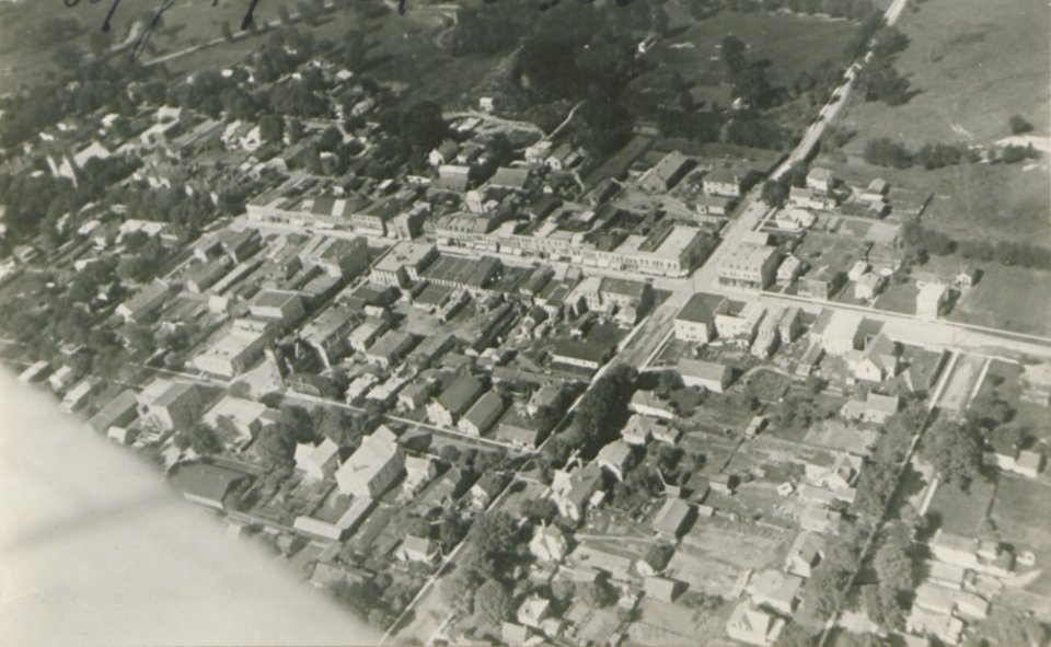 Strathroy Ontario from the Air (HS85-10-36502)