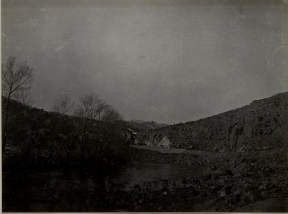 Strassenscenen in Mitrovica. Aufgenommen im Jänner 1916. (BildID 15454545)