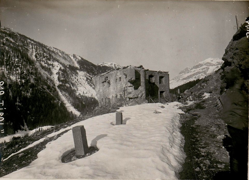 Strassensperre Ruaz (BildID 15735544)