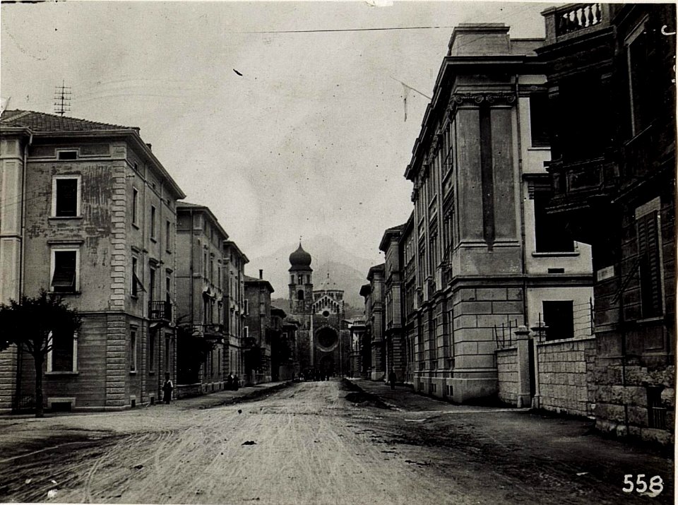 Straße in Trient. (BildID 15580960)