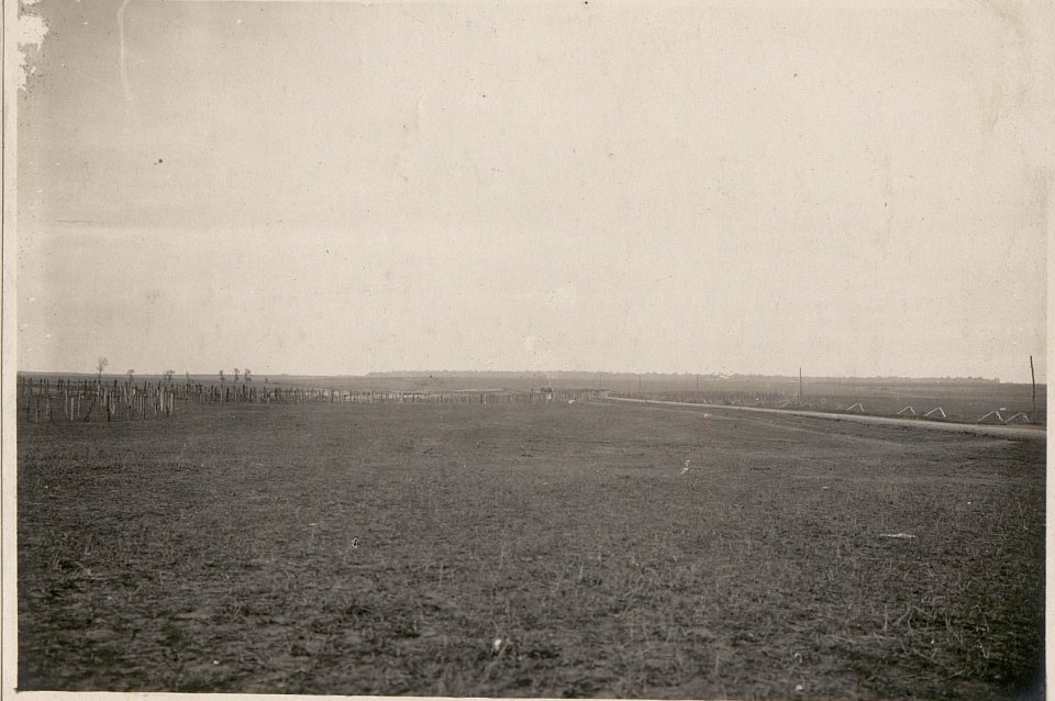 Straßensperre an der Luck-Dubnoer Straße. (BildID 15733202)