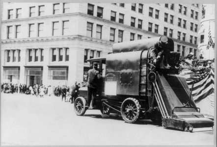 Street cleaning - Auto street cleaner. New York LCCN2005680941