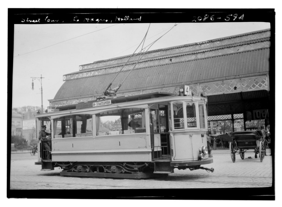 Street car - the Hague, Holland LCCN2014707276