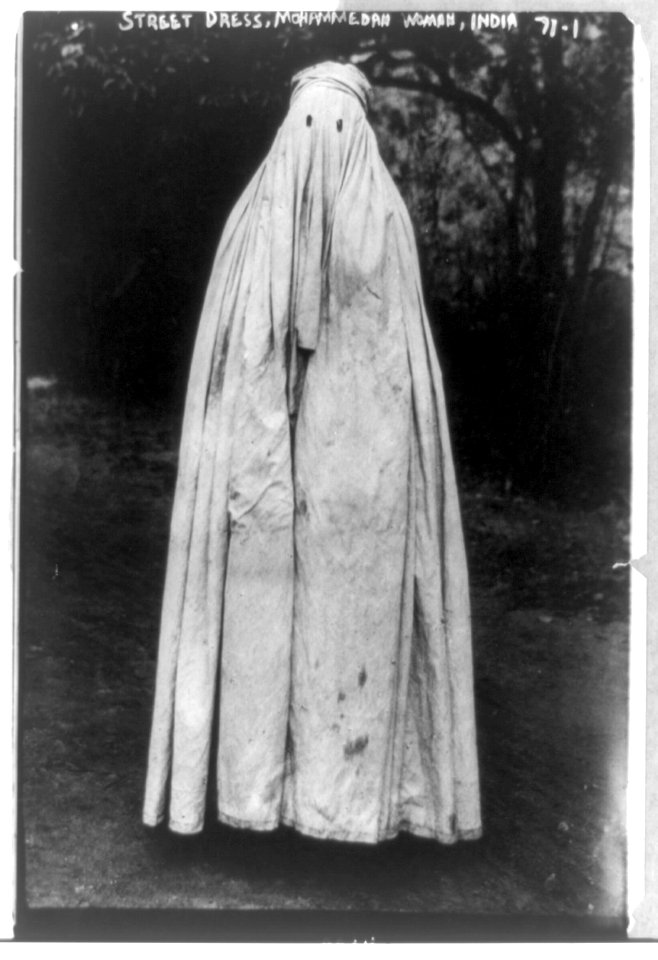 Street dress, Mohammedan woman, India LCCN96510810