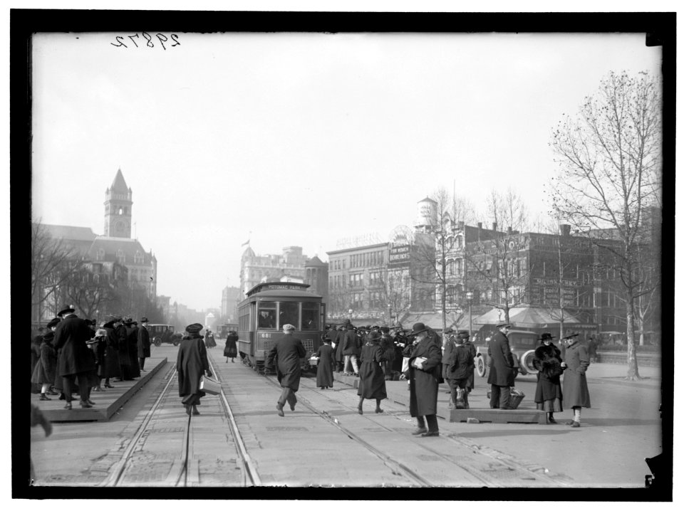 STREET SCENE, PENNSYLVANIA AVE. LOC hec.11593