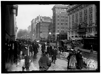 Street scene near Keith's Theater, Washington, D.C. LOC hec.10335