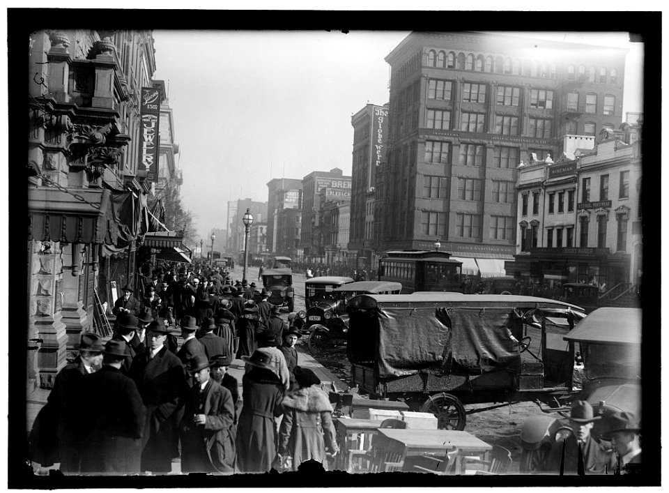 Street Scene, Washington, D.C. LOC hec.10330