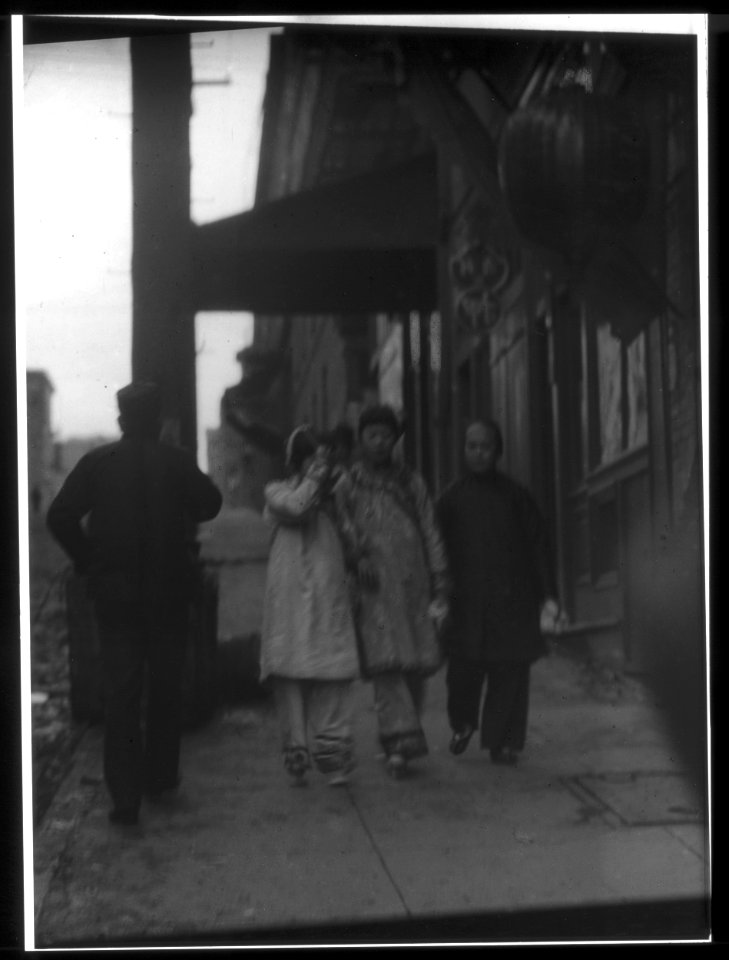 Street scene, Chinatown, San Francisco LOC agc.7a55046