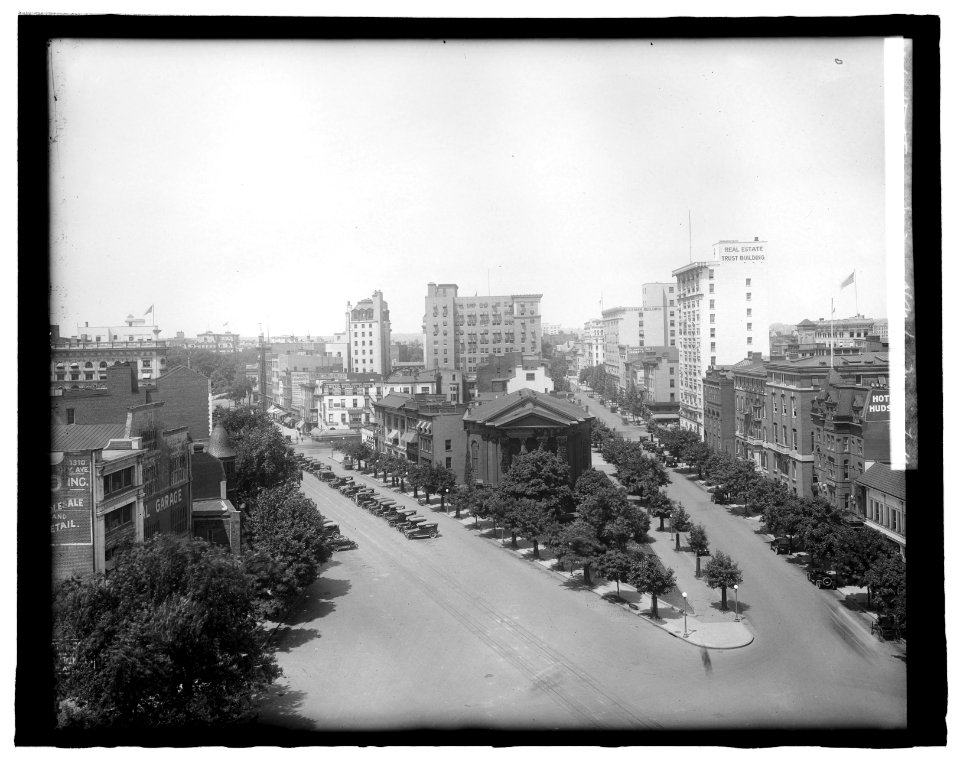 Street scene, N.Y. Ave. & H St., (Washington, D.C.), from Masonic Temple LCCN2016825910