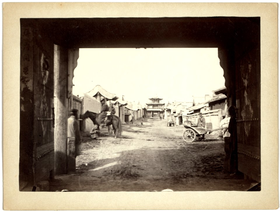 Street scene in Miamatchin (i.e., Maimachin), Trans Biakal (i.e., Transbaikalia) LCCN99615500