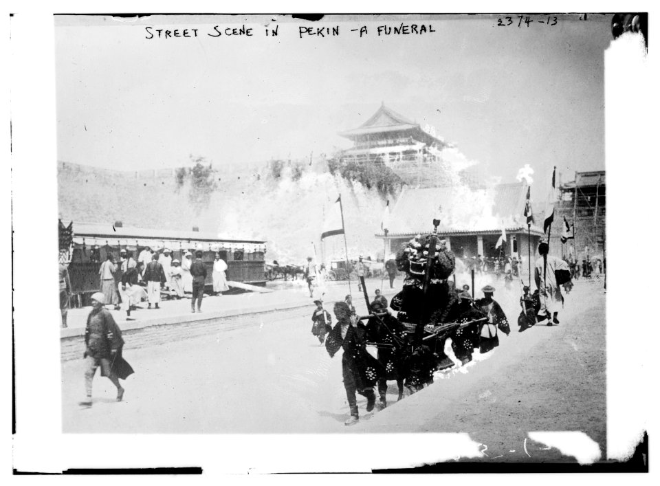 Street scene in Peking - funeral LCCN2014690201