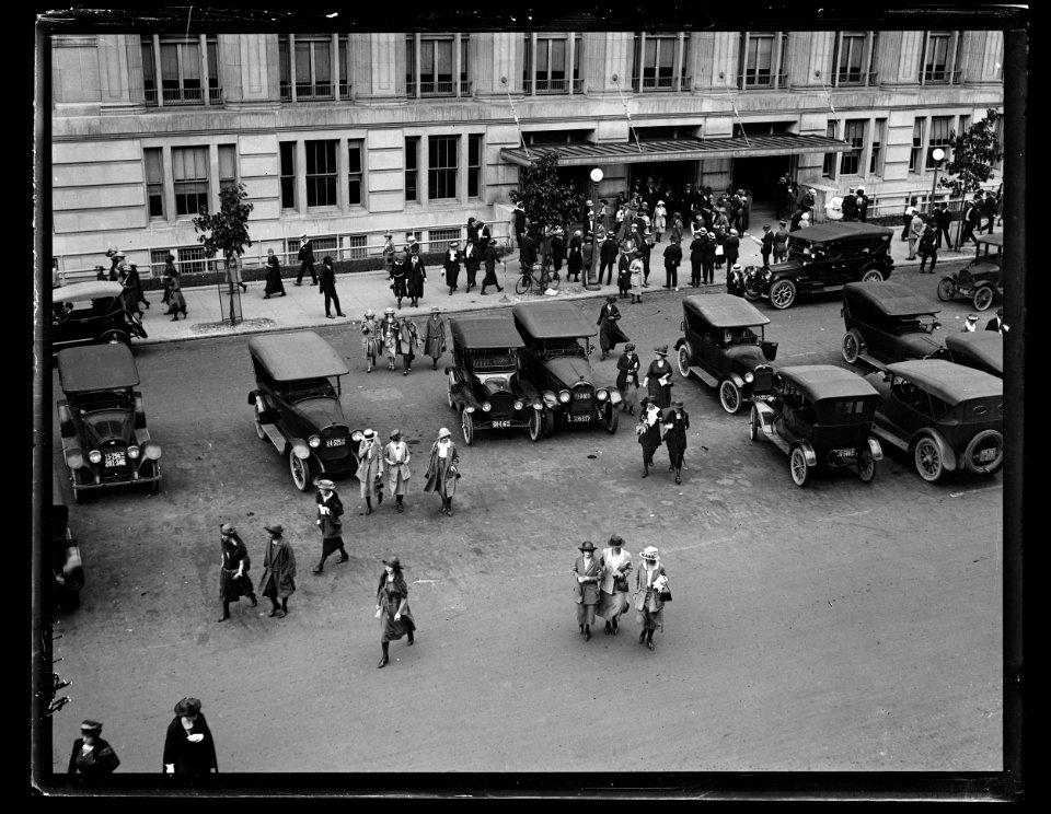 Street scene, Washington, D.C. LCCN2016891426