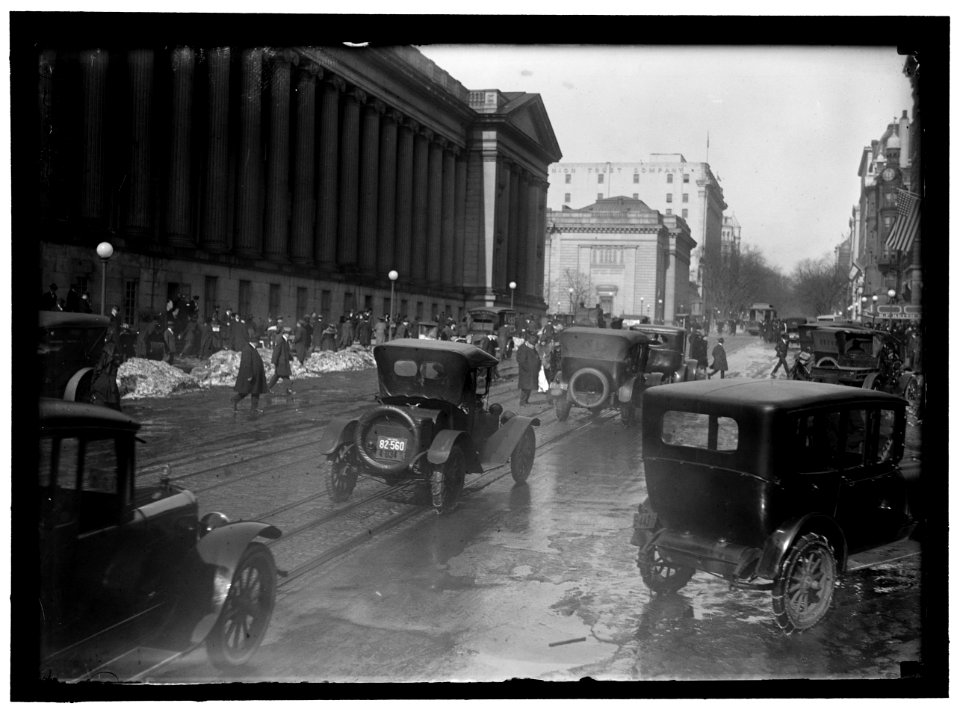 Street scene, Washington, D.C. LOC hec.10325