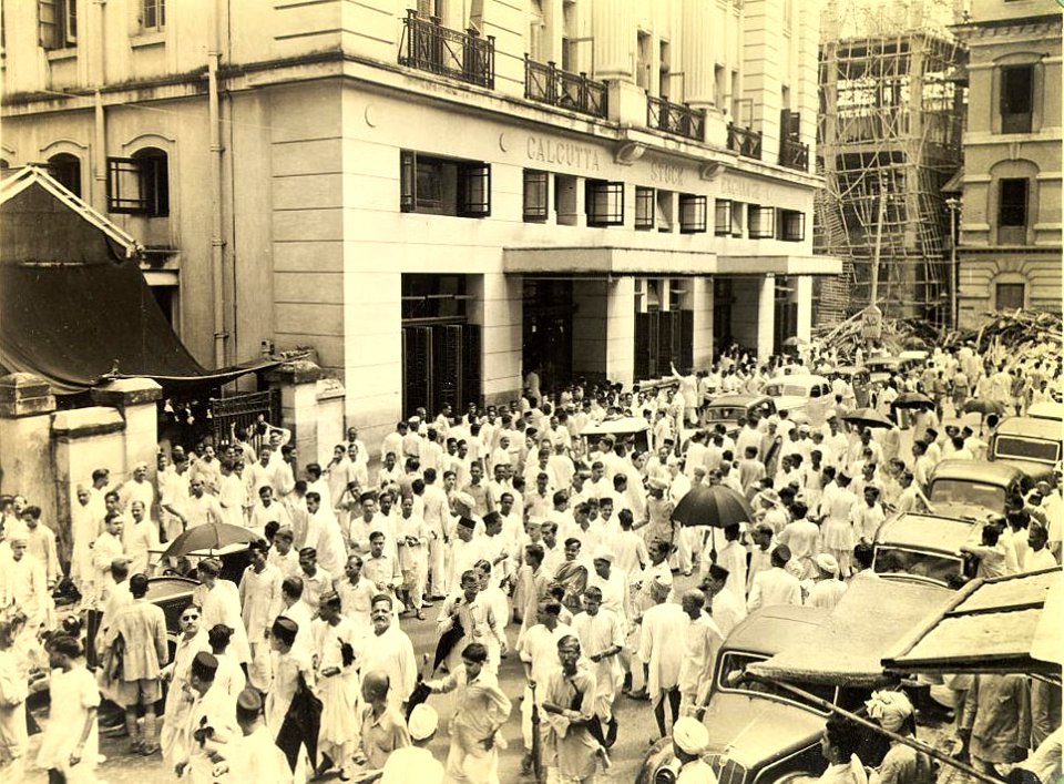 Street scene outside the Calcutta stock exchange in 1945