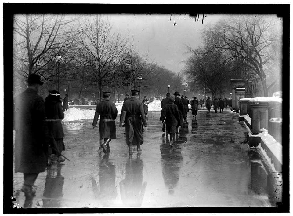Street scene, Washington, D.C. LOC hec.10316