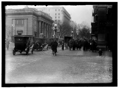 Street scene, corner of G Street, Washington, D.C. LOC hec.10322