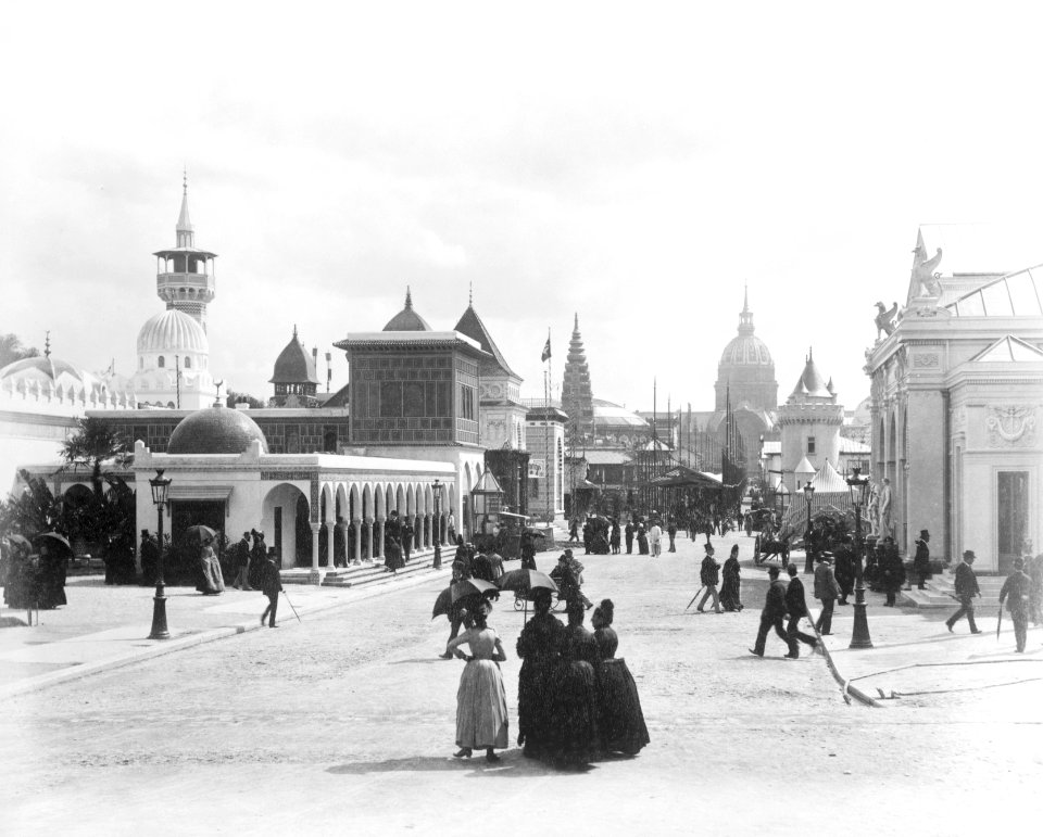 Street view, looking toward Palais des Invalides, showing pavilions on L'Esplanade des Invalides, Paris Exposition, 1889