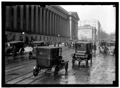 Street scene, Washington, D.C. LOC hec.10327