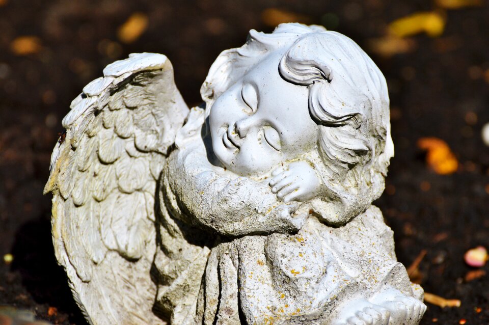 Angel figure figure sleeping